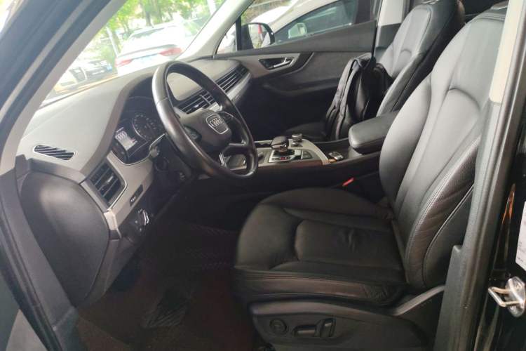 Used Audi Q7 2015 35 TFSI Ambition Edition Left Front Seat