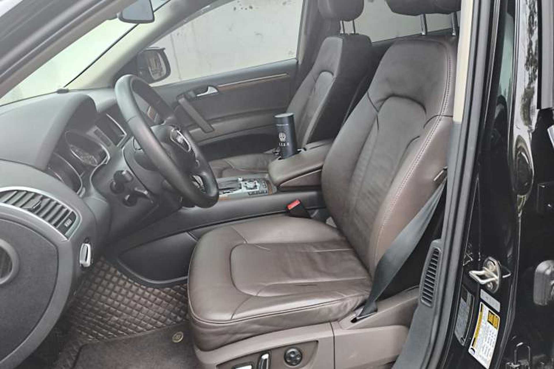 Used Audi Q7  Left Front Seat