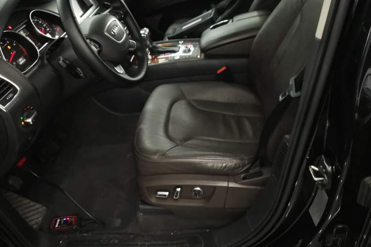 Used Audi Q7 2015 35 TFSI Ambition Edition Left Front Seat