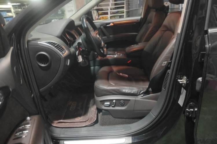 Used Audi Q7 2015 35 TFSI Ambition Edition Left Front Seat