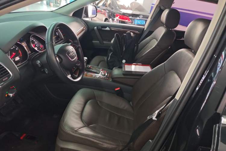 Used Audi Q7 2015 35 TFSI Sport Edition Left Front Seat