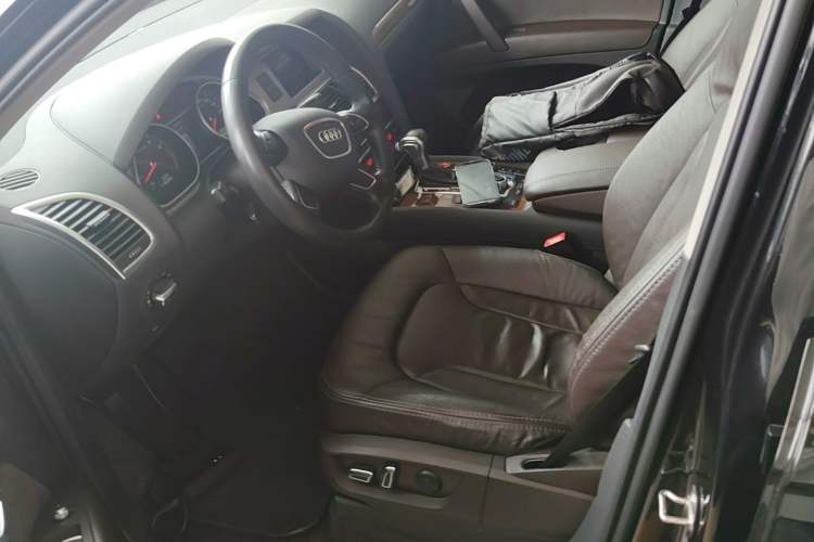 Used Audi Q7 2015 40 TFSI Collector's Edition Left Front Seat