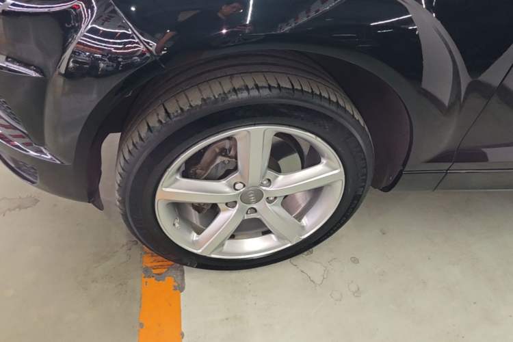 Used Audi Q7 2015 35 TFSI Sport Edition Left Front Wheel Hub