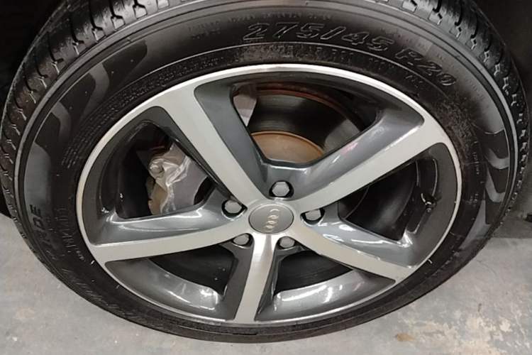 Used Audi Q7 2015 35 TFSI Sport Edition Left Front Wheel Hub