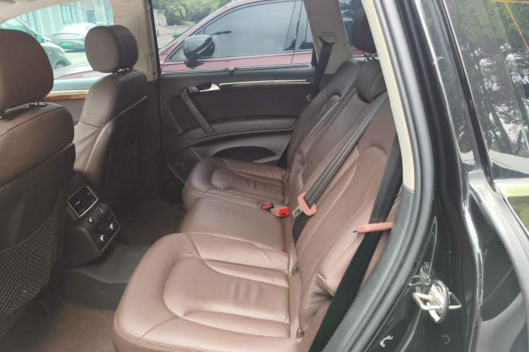 Used Audi Q7 2015 40 TFSI Collector's Edition Left Rear Seat