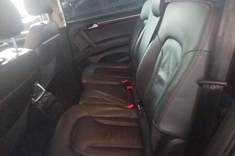Used Audi Q7 2015 35 TFSI Ambition Edition Left Rear Seat