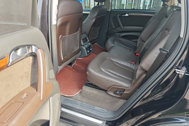 Used Audi Q7 2015 40 TFSI Collector's Edition Left Rear Seat