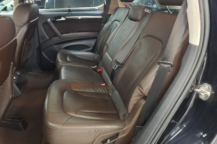 Used Audi Q7 2015 35 TFSI Ambition Edition Left Rear Seat