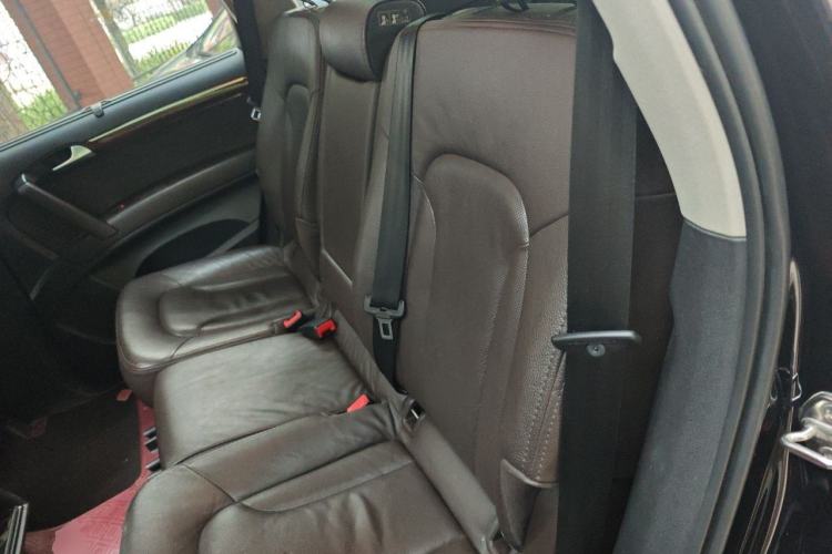 Used Audi Q7 2015 35 TFSI Ambition Edition Left Rear Seat