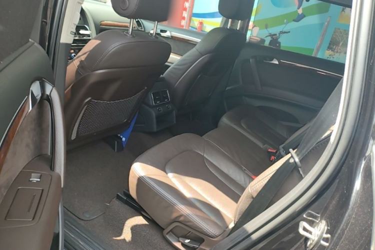 Used Audi Q7 2015 35 TFSI Ambition Edition Left Rear Seat