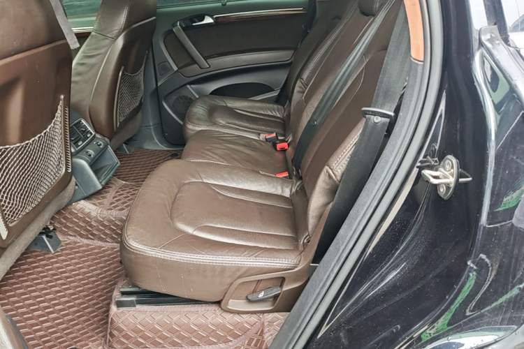 Used Audi Q7 2015 35 TFSI Ambition Edition Left Rear Seat