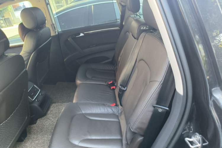 Used Audi Q7 2015 35 TFSI Ambition Edition Left Rear Seat