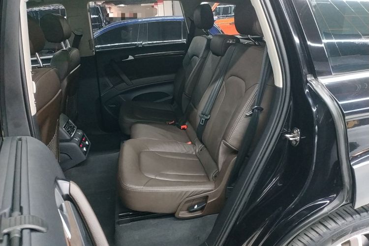 Used Audi Q7 2015 40 TFSI Collector's Edition Left Rear Seat