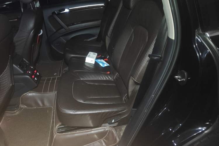 Used Audi Q7 2015 35 TFSI Sport Edition Left Rear Seat