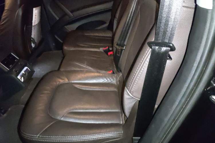 Used Audi Q7 2015 35 TFSI Ambition Edition Left Rear Seat