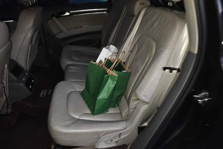 Used Audi Q7 2015 35 TFSI Ambition Edition Left Rear Seat