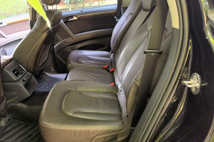 Used Audi Q7 2015 35 TFSI Ambition Edition Left Rear Seat