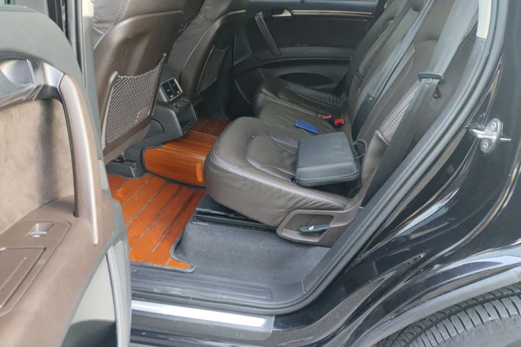 Used Audi Q7 2015 35 TFSI Ambition Edition Left Rear Seat