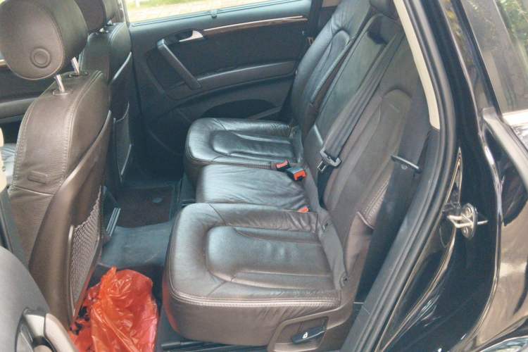 Used Audi Q7 2015 35 TFSI Ambition Edition Left Rear Seat