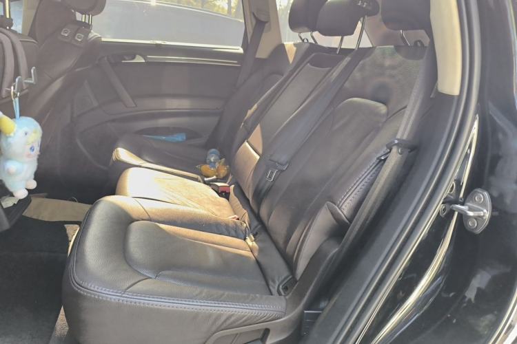 Used Audi Q7 2015 35 TFSI Ambition Edition Left Rear Seat