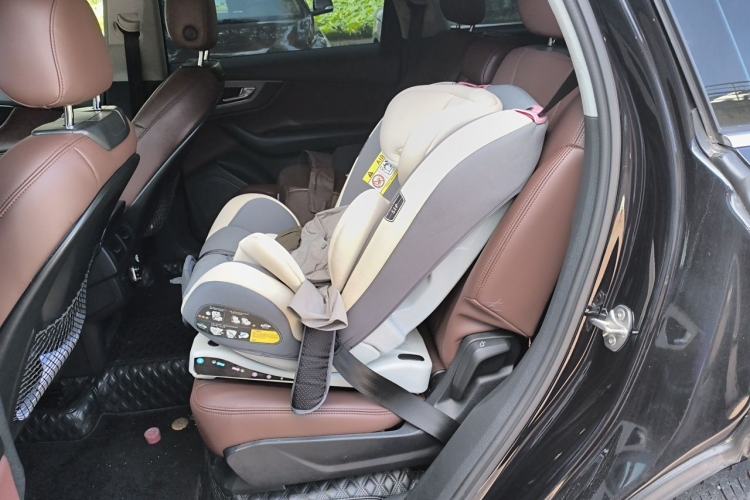 Used Audi Q7  Left Rear Seat