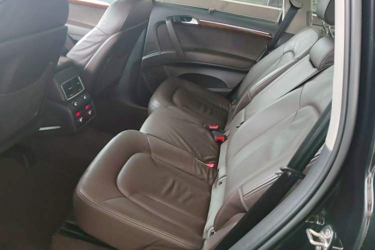 Used Audi Q7 2015 40 TFSI Collector's Edition Left Rear Seat