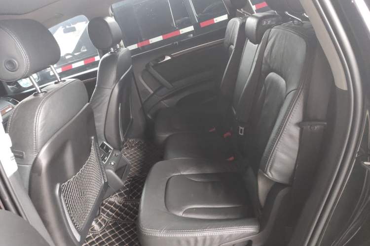 Used Audi Q7 2015 35 TFSI Ambition Edition Left Rear Seat