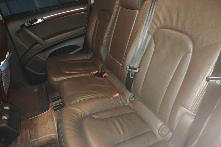 Used Audi Q7 2015 35 TFSI Ambition Edition Left Rear Seat
