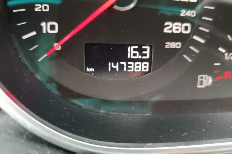 Used Audi Q7 2015 40 TFSI Collector's Edition Odometer Close Up
