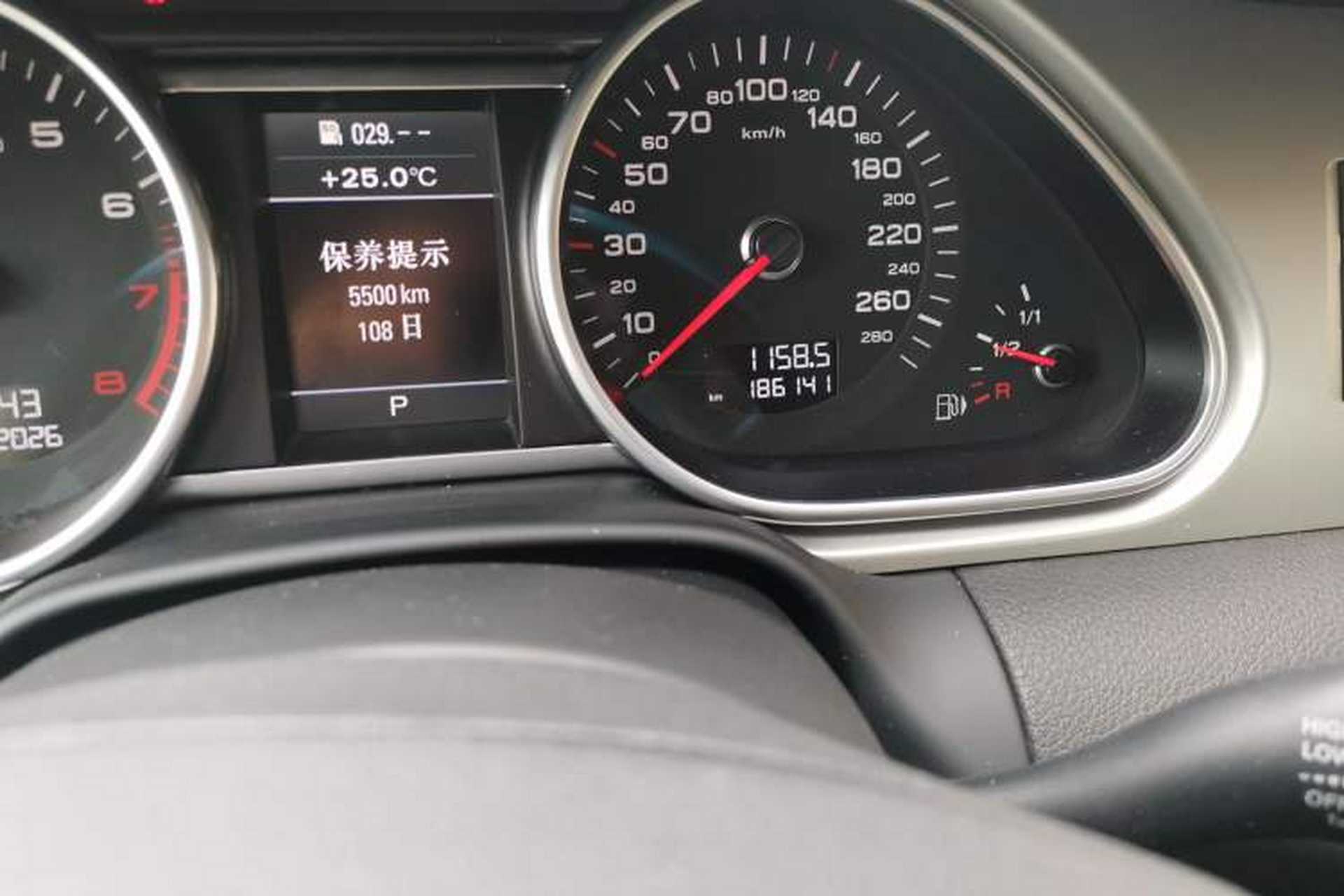 Used Audi Q7 2015 35 TFSI Ambition Edition Odometer Close Up