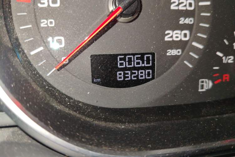 Used Audi Q7 2015 35 TFSI Sport Edition Odometer Close Up