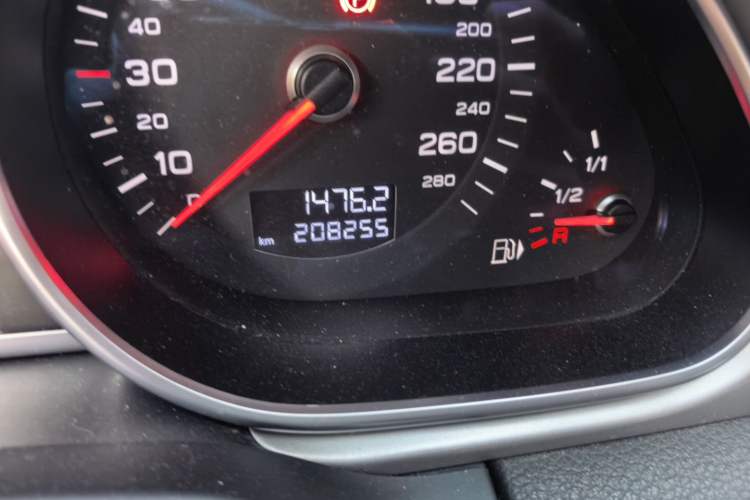 Used Audi Q7 2015 35 TFSI Ambition Edition Odometer Close Up