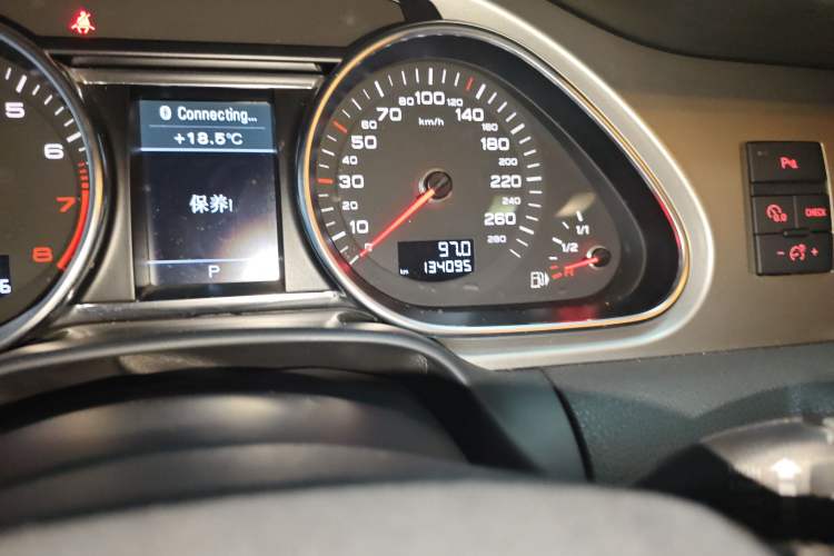 Used Audi Q7 2015 40 TFSI Collector's Edition Odometer Close Up