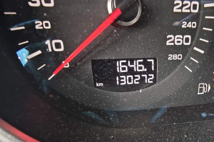 Used Audi Q7 2015 35 TFSI Ambition Edition Odometer Close Up
