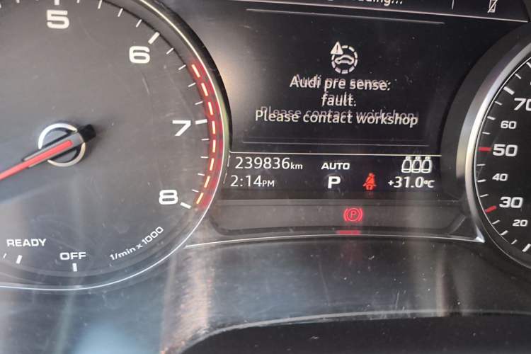 Used Audi Q7  Odometer Close Up