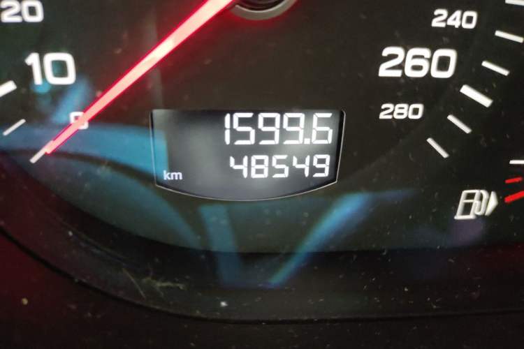 Used Audi Q7 2015 35 TFSI Ambition Edition Odometer Close Up