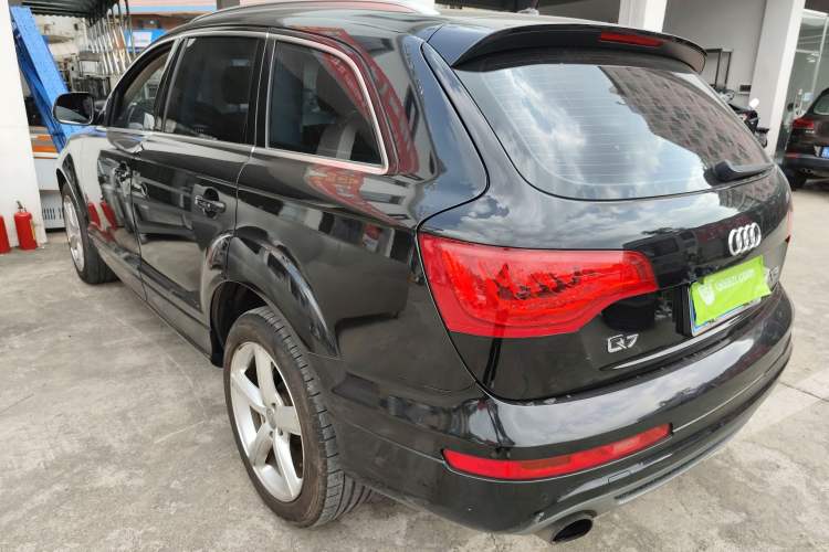 Used Audi Q7 2015 35 TFSI Sport Edition Rear Left 45 Deg