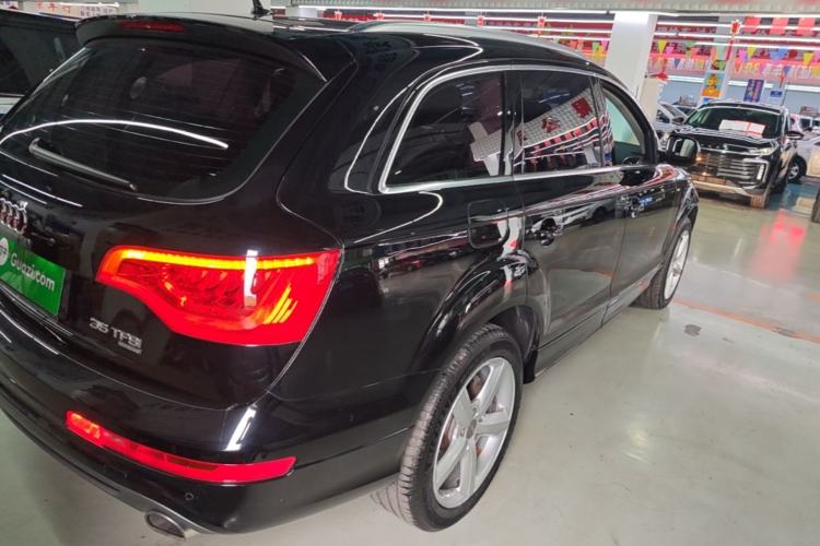 Used Audi Q7 2015 35 TFSI Sport Edition Rear Right 45 Deg