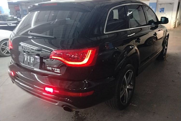 Used Audi Q7 2015 35 TFSI Sport Edition Rear Right 45 Deg