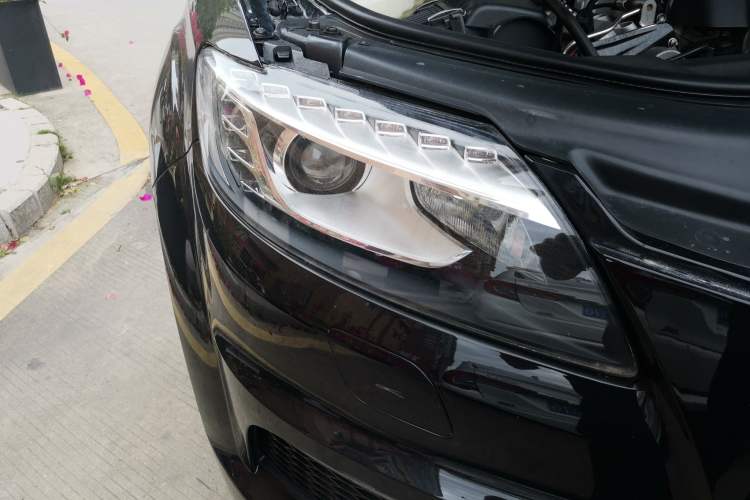 Used Audi Q7 2015 35 TFSI Ambition Edition Right Front Headlight