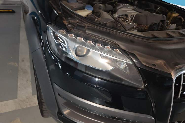 Used Audi Q7 2015 40 TFSI Collector's Edition Right Front Headlight