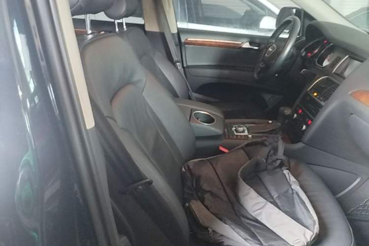 Used Audi Q7 2015 35 TFSI Ambition Edition Right Front Seat
