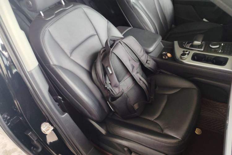 Used Audi Q7 2015 35 TFSI Ambition Edition Right Front Seat