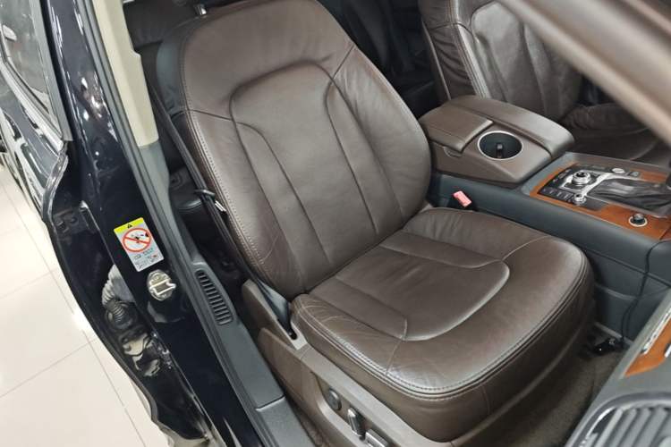 Used Audi Q7 2015 35 TFSI Ambition Edition Right Front Seat