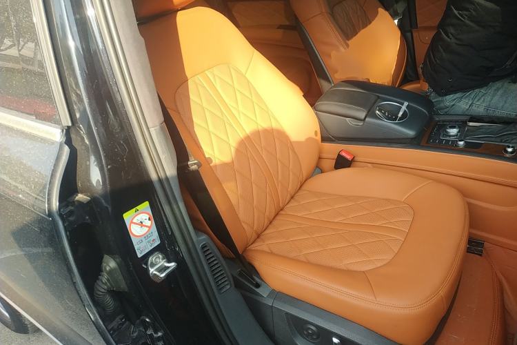 Used Audi Q7 2015 35 TFSI Ambition Edition Right Front Seat