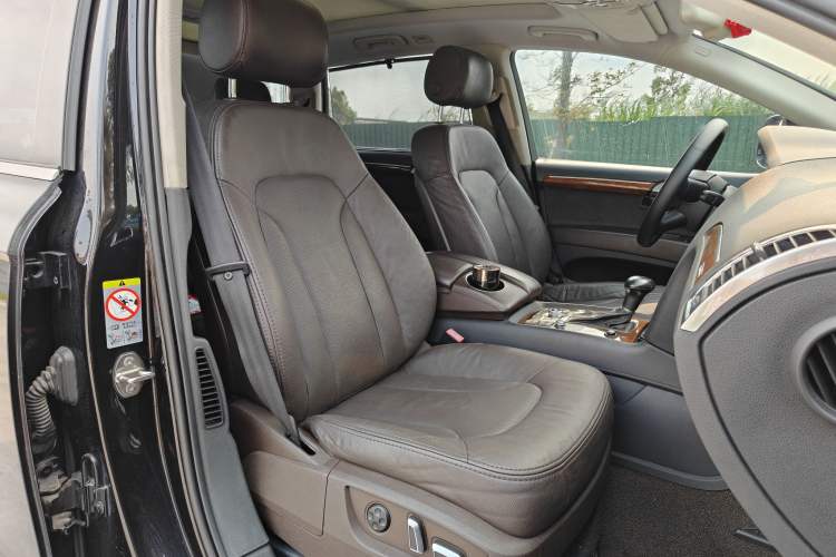 Used Audi Q7 2015 35 TFSI Ambition Edition Right Front Seat