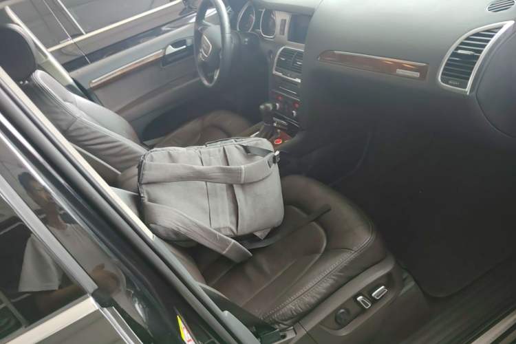 Used Audi Q7 2015 40 TFSI Collector's Edition Right Front Seat