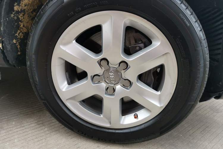 Used Audi Q7 2015 35 TFSI Ambition Edition Right Front Wheel Hub