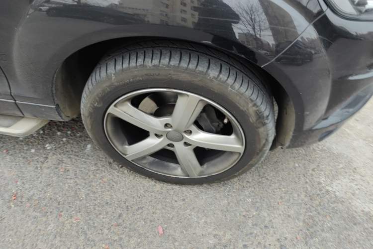 Used Audi Q7 2015 35 TFSI Sport Edition Right Front Wheel Hub