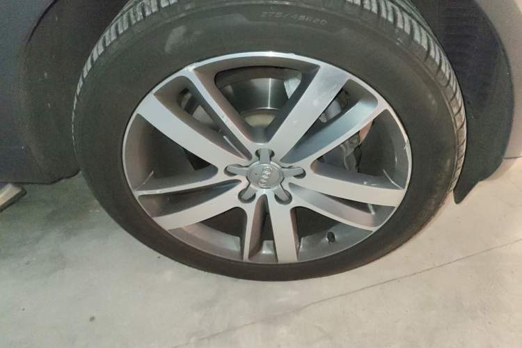 Used Audi Q7 2015 40 TFSI Collector's Edition Right Front Wheel Hub